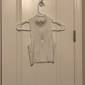 sleeveless crop top from pacsun. worn once.